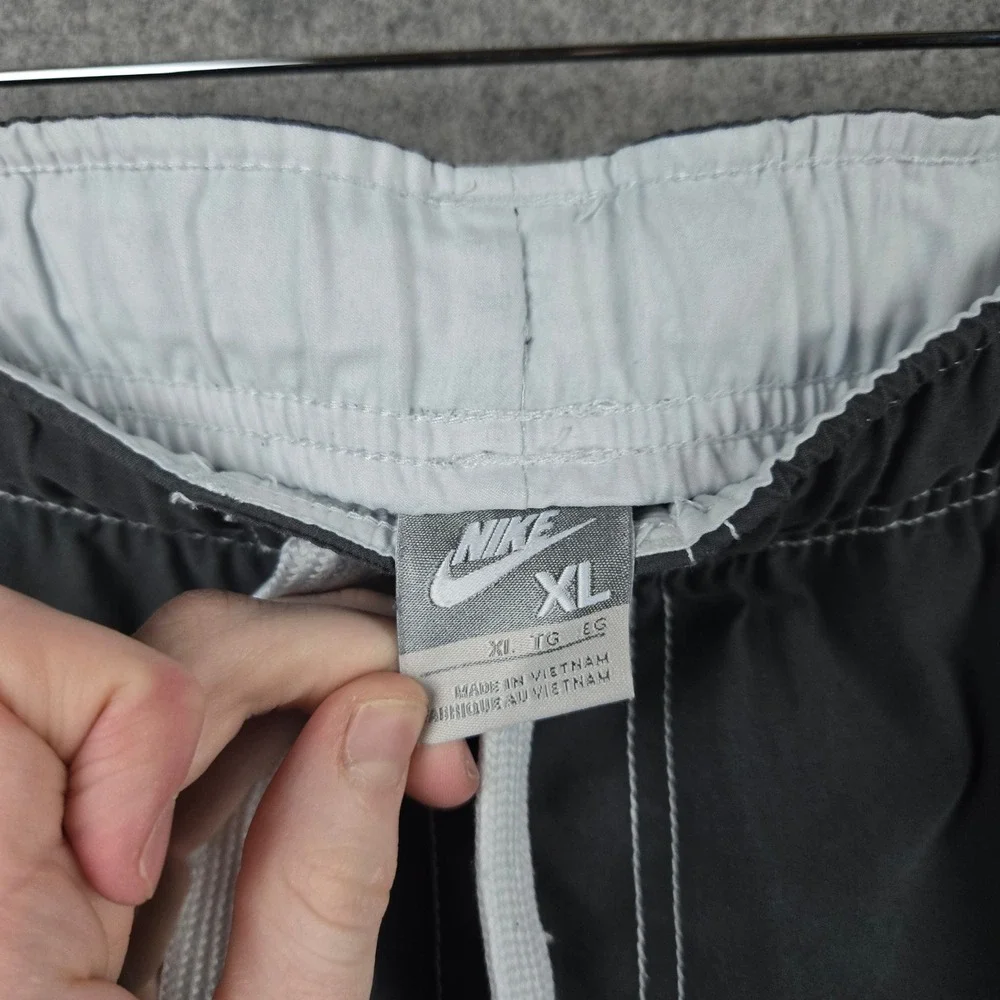 Vintage Nike Cargo Boardshorts Mens XL Gray Contrast Stitch Baggy Y2K Skater